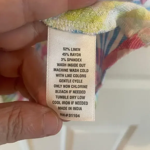 Crown & Ivy Women's Dolman Sleeve Split Neck Plaid Top size Medium - Picture 6 of 13